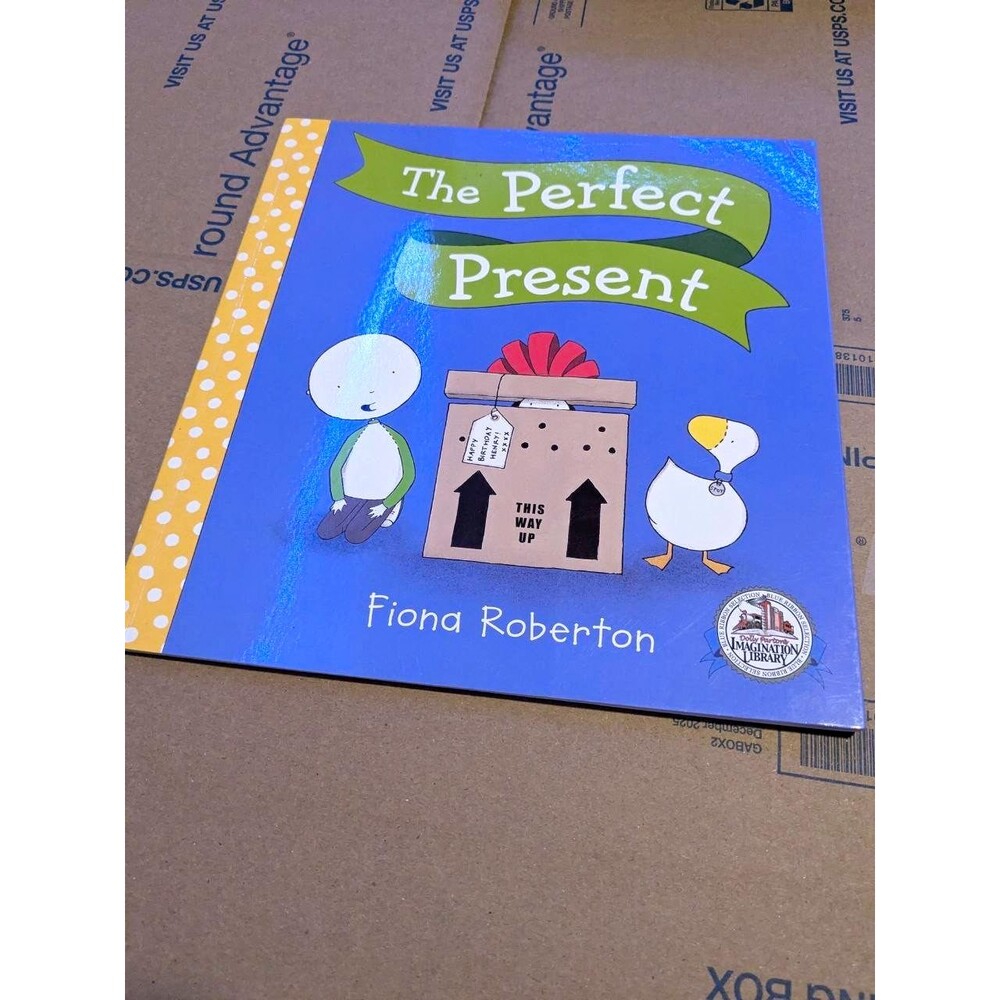 The Perfect Present - Hardcover Illustrated Picture Book, Fiona Roberton, 4-8
